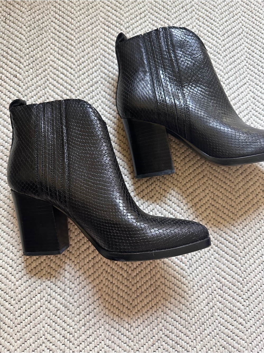 Black Pointed Toe Ankle Boots - Women's Fashion Booties